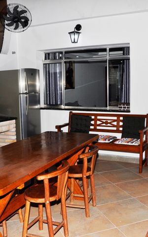 Casa à venda com 140m², 3 quartos e 1 vaga Casa à venda com 140m², 3 quartos e 1 vagaChurrasqueira e Espaço Goumert