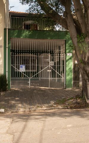 Casa à venda com 140m², 3 quartos e 2 vagasFachada