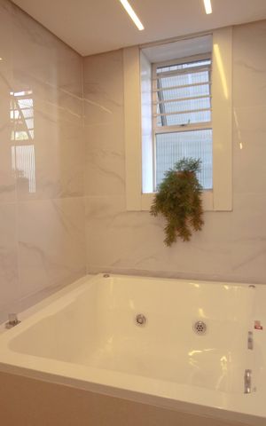 Apartamento à venda com 190m², 4 quartos e 3 vagasBanheiro da Suíte 1