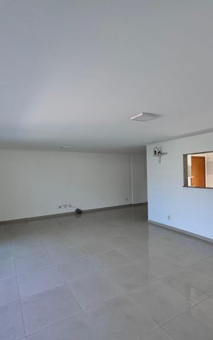 Apartamento à venda com 194m², 3 quartos e 2 vagas Apartamento à venda com 194m², 3 quartos e 2 vagasSala