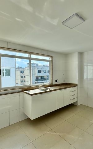 Apartamento à venda com 194m², 3 quartos e 2 vagas Apartamento à venda com 194m², 3 quartos e 2 vagasCozinha
