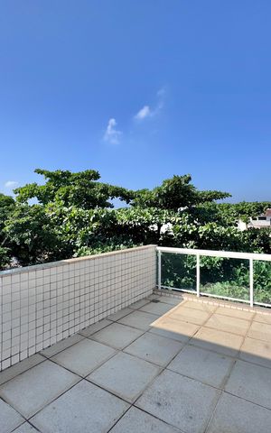Apartamento à venda com 194m², 3 quartos e 2 vagas Apartamento à venda com 194m², 3 quartos e 2 vagasVaranda da Sala