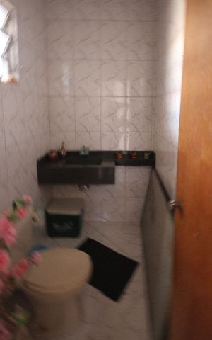 Casa à venda com 300m², 4 quartos e 2 vagas Casa à venda com 300m², 4 quartos e 2 vagasBanheiro 02