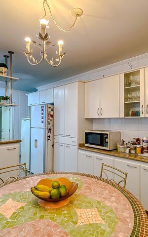 Apartamento para alugar com 223m², 3 quartos e 3 vagasCozinha
