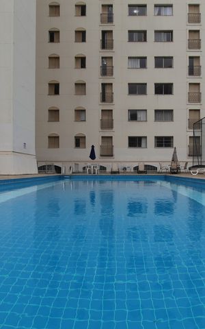 Apartamento à venda com 80m², 2 quartos e sem vagaÁrea Comum - Piscina
