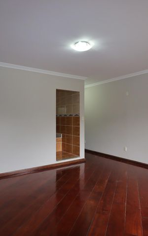 Casa à venda com 240m², 3 quartos e 5 vagasSuíte
