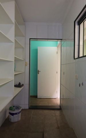 Casa à venda com 240m², 3 quartos e 5 vagasÁrea de Serviço