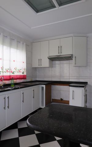 Casa à venda com 240m², 3 quartos e 5 vagasCozinha