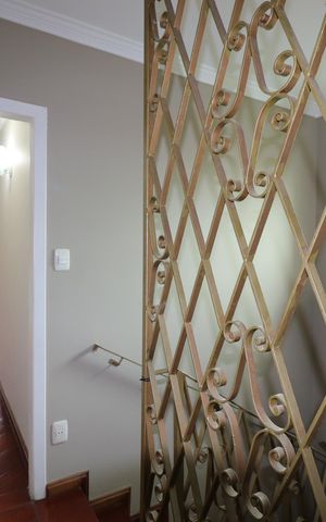 Casa à venda com 240m², 3 quartos e 5 vagasCorredor piso superior