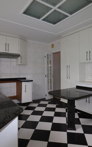 Casa à venda com 240m², 3 quartos e 5 vagasCozinha