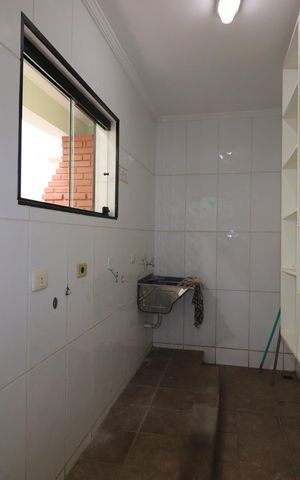 Casa à venda com 240m², 3 quartos e 5 vagasÁrea de Serviço