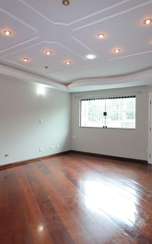 Casa à venda com 240m², 3 quartos e 5 vagasSala