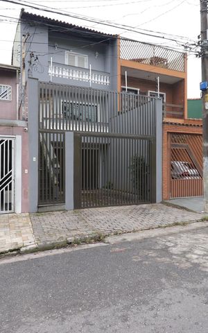 Casa à venda com 240m², 3 quartos e 5 vagasFachada