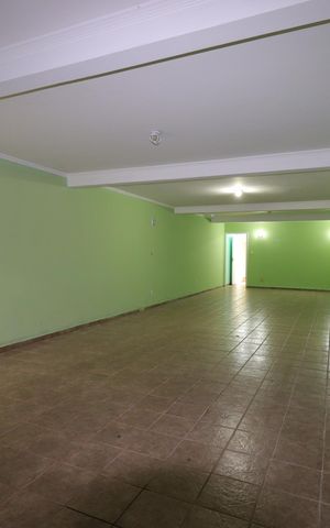 Casa à venda com 240m², 3 quartos e 5 vagasGaragem
