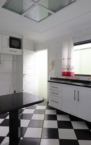 Casa à venda com 240m², 3 quartos e 5 vagasCozinha