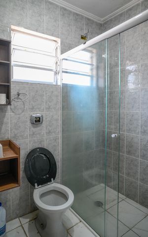 Casa à venda com 120m², 2 quartos e 4 vagas Casa à venda com 120m², 2 quartos e 4 vagasBanheiro