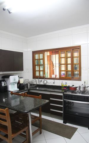 Casa à venda com 125m², 3 quartos e 2 vagasCozinha