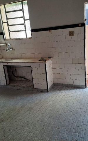 Casa à venda com 235m², 8 quartos e 1 vaga
