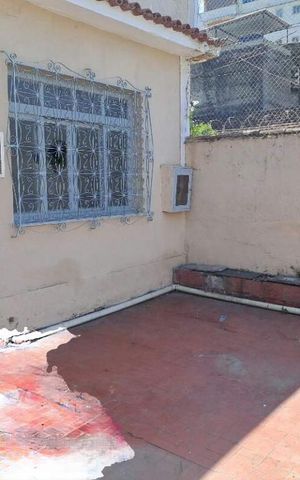 Casa à venda com 235m², 8 quartos e 1 vaga