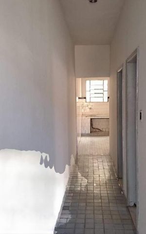 Casa à venda com 235m², 8 quartos e 1 vaga