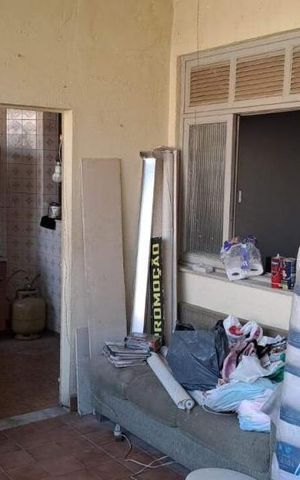 Casa à venda com 235m², 8 quartos e 1 vaga