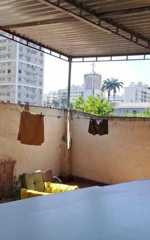 Casa à venda com 235m², 8 quartos e 1 vaga