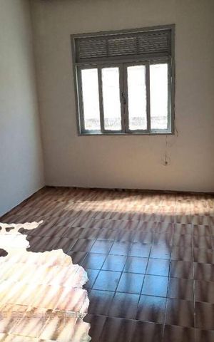Casa à venda com 235m², 8 quartos e 1 vaga