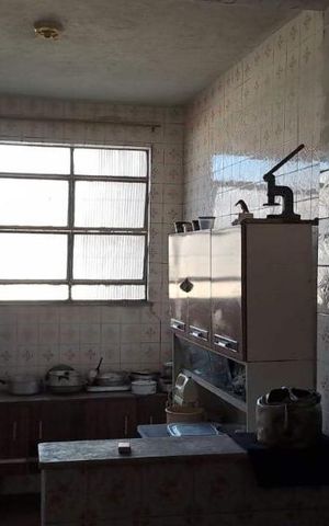 Casa à venda com 235m², 8 quartos e 1 vaga
