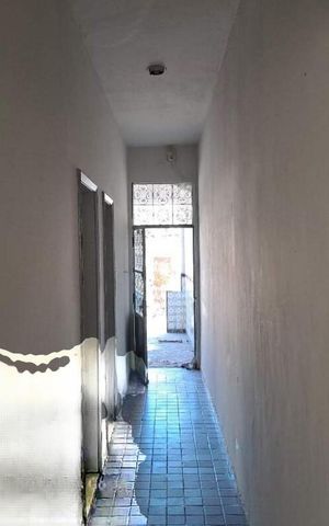 Casa à venda com 235m², 8 quartos e 1 vaga