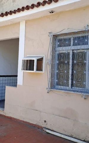 Casa à venda com 235m², 8 quartos e 1 vaga