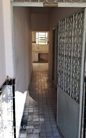 Casa à venda com 235m², 8 quartos e 1 vaga