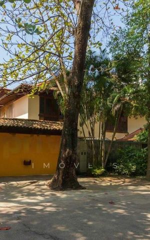 Casa à venda com 1005m², 5 quartos e 12 vagas