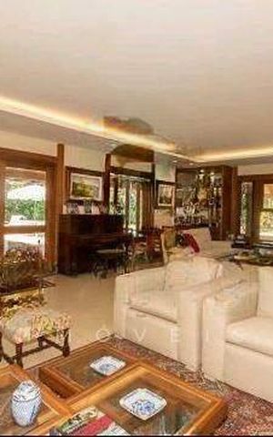 Casa à venda com 1005m², 5 quartos e 12 vagas