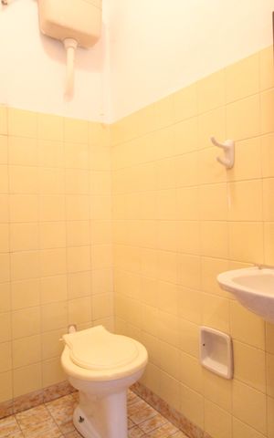 Casa à venda com 176m², 3 quartos e 2 vagasBanheiro de Serviço
