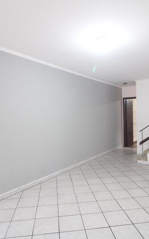Casa à venda com 176m², 3 quartos e 2 vagasSala