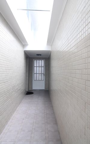 Casa à venda com 176m², 3 quartos e 2 vagasCorredor