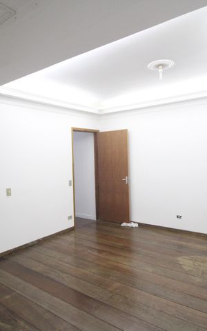 Casa à venda com 176m², 3 quartos e 2 vagasSuíte 2