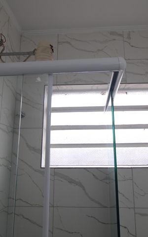 Casa à venda com 176m², 3 quartos e 2 vagasBanheiro Social
