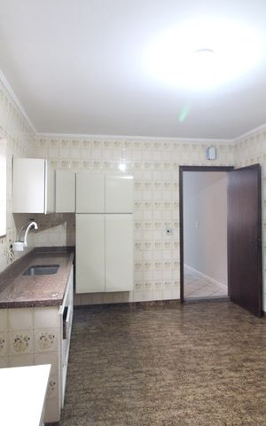 Casa à venda com 176m², 3 quartos e 2 vagasCozinha