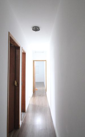 Casa à venda com 176m², 3 quartos e 2 vagasCorredor