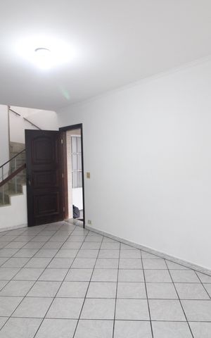 Casa à venda com 176m², 3 quartos e 2 vagasSala