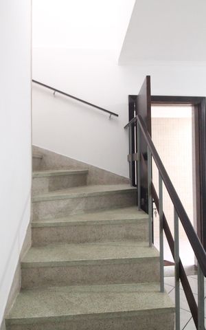 Casa à venda com 176m², 3 quartos e 2 vagasEscada