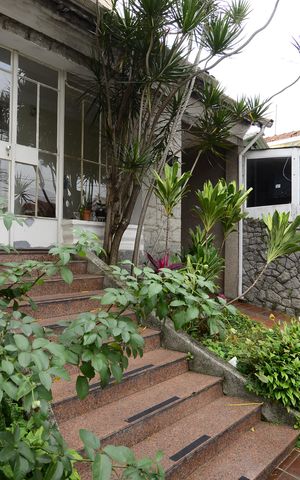Casa à venda com 392m², 3 quartos e 3 vagasFachada