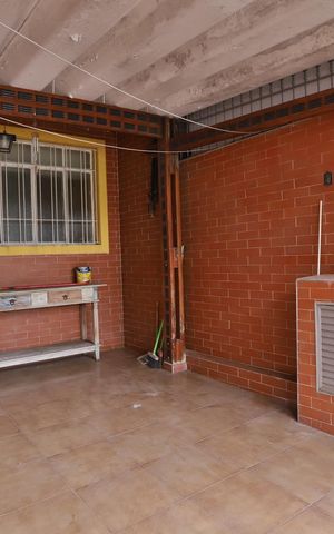 Casa à venda com 90m², 2 quartos e 1 vaga Casa à venda com 90m², 2 quartos e 1 vagaGaragem