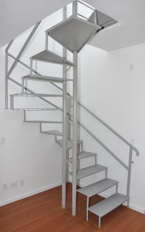 Apartamento à venda com 84m², 1 quarto e sem vaga Apartamento à venda com 84m², 1 quarto e sem vagaEscada