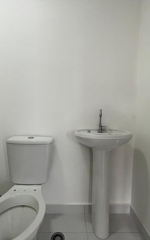 Apartamento para alugar com 33m², 2 quartos e sem vaga Apartamento para alugar com 33m², 2 quartos e sem vagaBanheiro Social