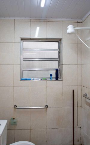 Casa à venda com 125m², 2 quartos e 2 vagasBanheiro 1