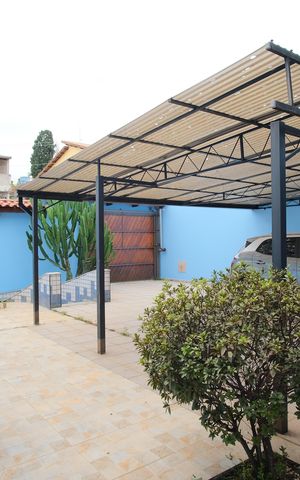 Casa à venda com 300m², 4 quartos e 4 vagasGaragem