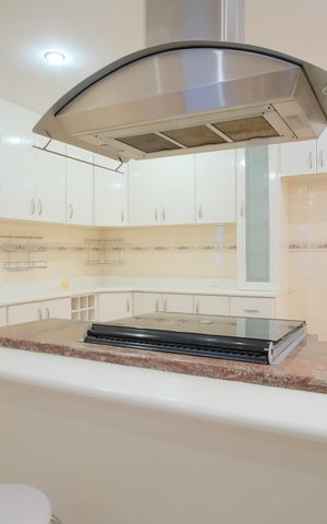 Casa à venda com 300m², 4 quartos e 4 vagasCozinha