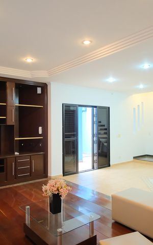 Casa à venda com 300m², 4 quartos e 4 vagasSala